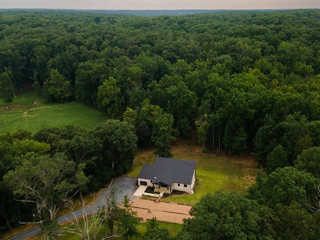 6277 Gordon Lawrence Rd, Santa Fe, TN 38482