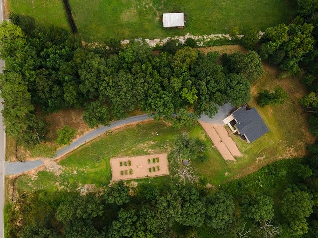 6277 Gordon Lawrence Rd, Santa Fe, TN 38482