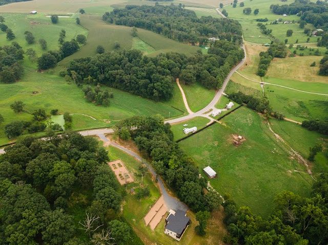 6277 Gordon Lawrence Rd, Santa Fe, TN 38482