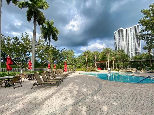 3400 NE 192nd Street LPH7, Aventura, FL 33180