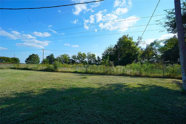 1621 Fm 87, Bonham, TX 75418