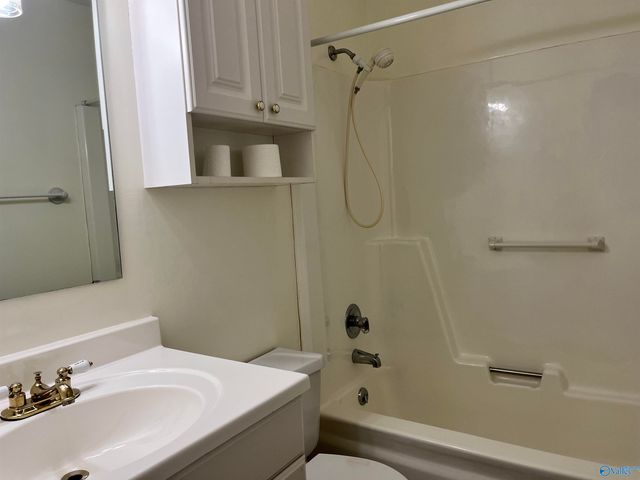 9718 Wallwood Drive, Huntsville, AL 35803