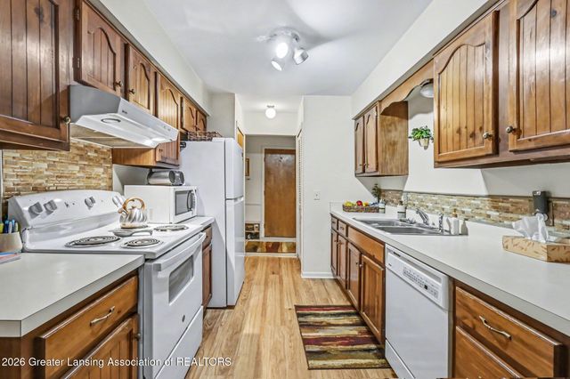 1042 Grenoble Lane A, Lansing, MI 48917