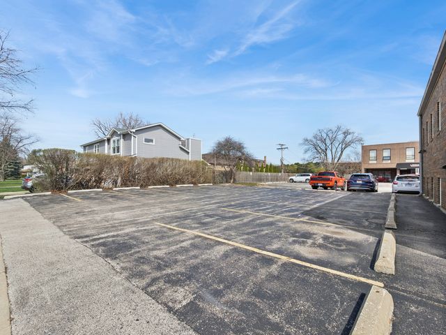 1204 E Central Road, Arlington Heights, IL 60005