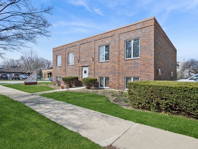 1204 E Central Road, Arlington Heights, IL 60005