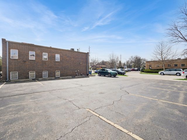 1204 E Central Road, Arlington Heights, IL 60005