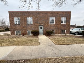 1204 E Central Road, Arlington Heights, IL 60005