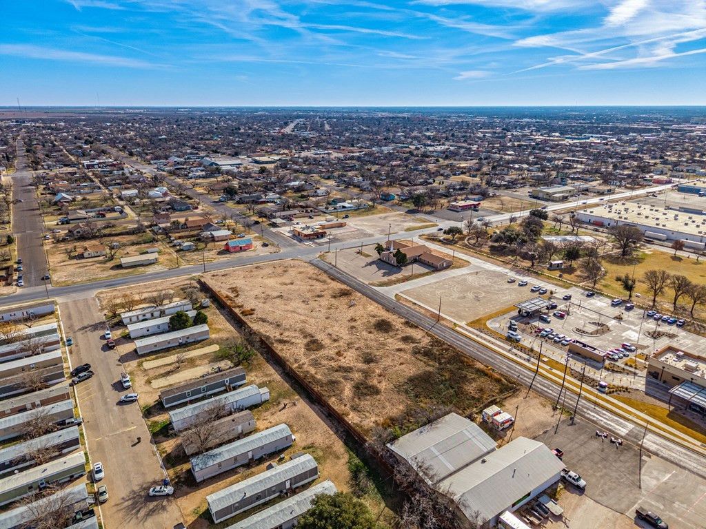 Image 12 of property listing at 2215 Martin Luther King Street, San Angelo, TX 76903