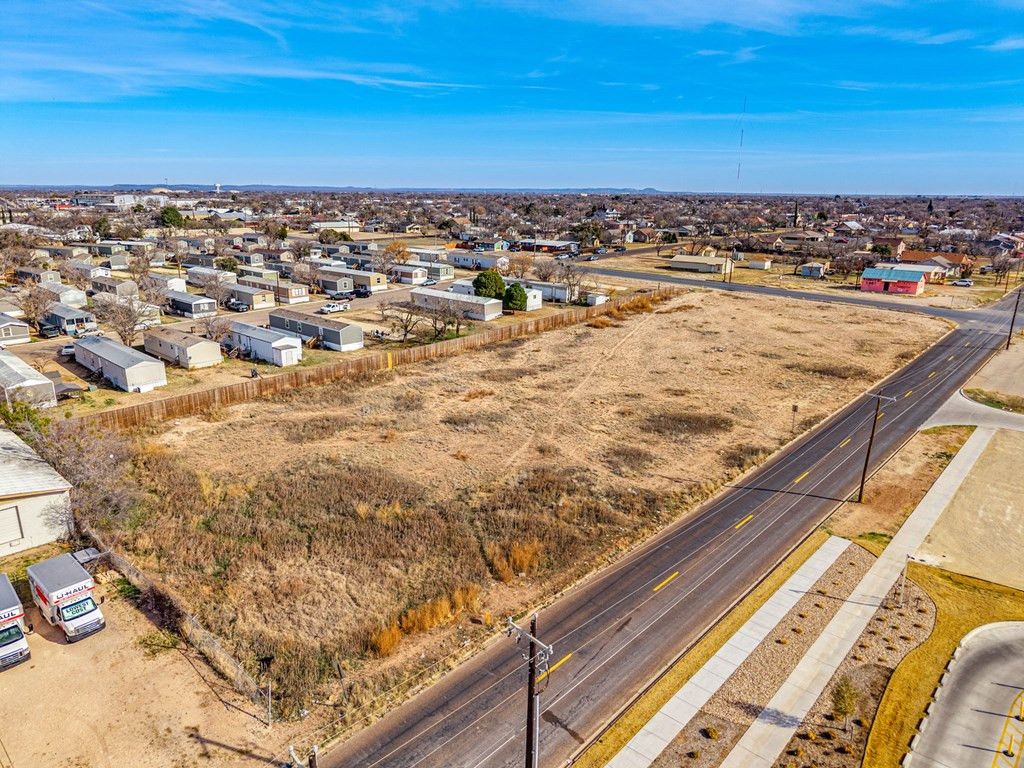 Image 14 of property listing at 2215 Martin Luther King Street, San Angelo, TX 76903