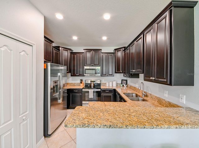 13529 CREST LAKE DR, Hudson, FL 34669