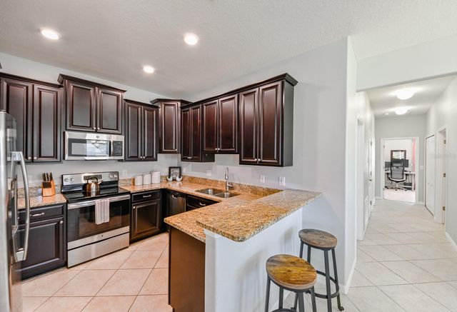 13529 CREST LAKE DR, Hudson, FL 34669
