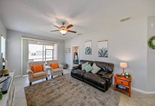 13529 CREST LAKE DR, Hudson, FL 34669