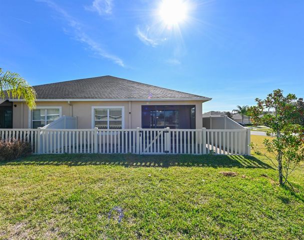 13529 CREST LAKE DR, Hudson, FL 34669