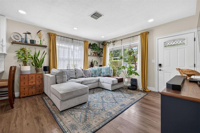 768 53RD TERRACE N, St Petersburg, FL 33703