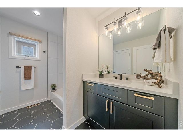 467 Harrison St, Denver, CO 80206