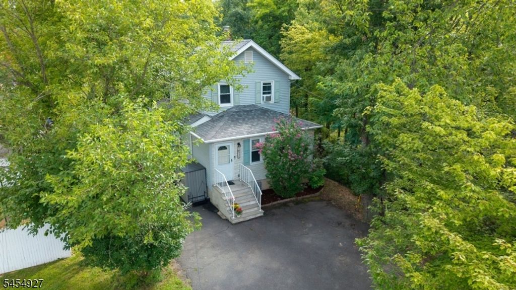 926 N Washington Ave, Green Brook Twp., NJ 08812 — exterior