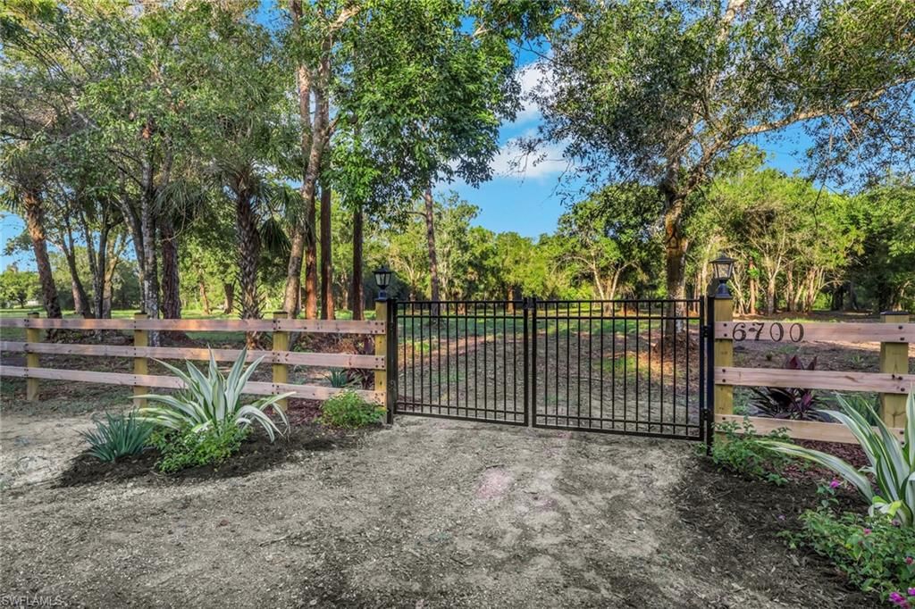 6700 Louella DR, FORT MYERS, FL 33905 — photo 4