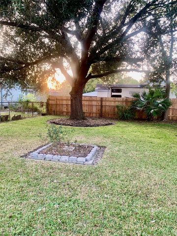 638 Hollywood Street, Houston, TX 77015