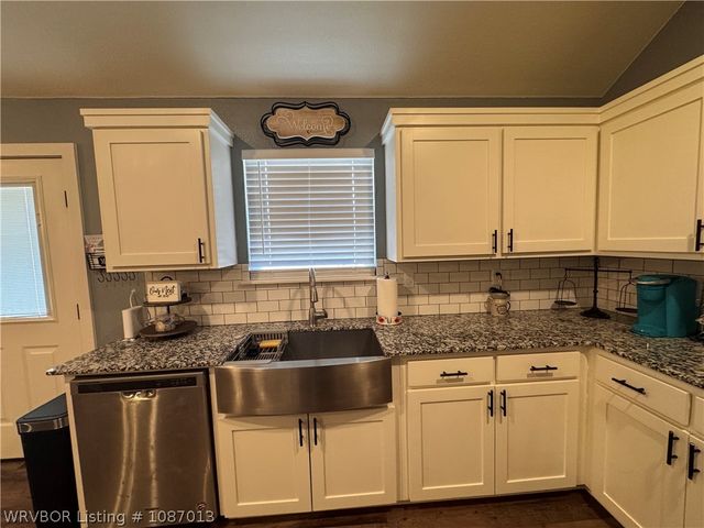 32811 Webb Lane, Poteau, OK 74953