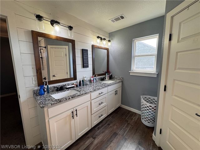 32811 Webb Lane, Poteau, OK 74953