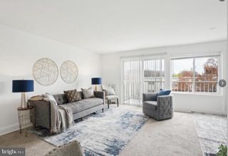 1005 CHILLUM RD #402, Hyattsville, MD 20782