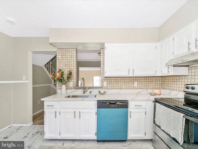 18 VILLA CAPRI CIR, Baltimore, MD 21221