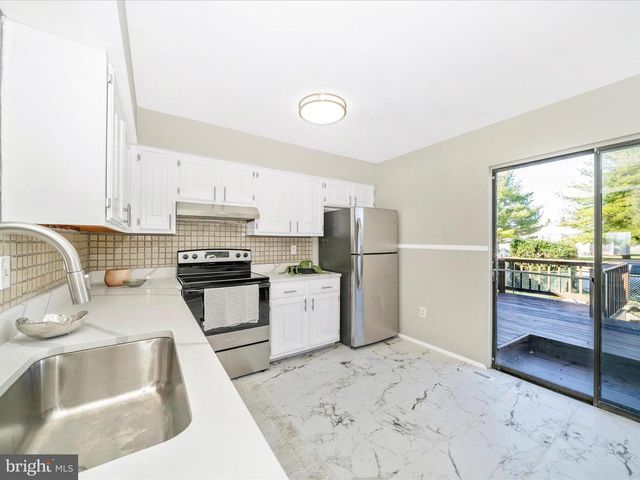 18 VILLA CAPRI CIR, Baltimore, MD 21221