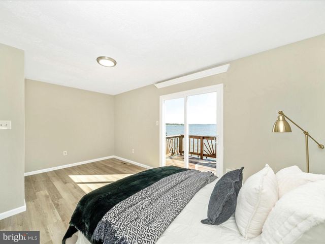 18 VILLA CAPRI CIR, Baltimore, MD 21221