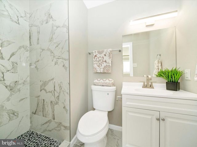 18 VILLA CAPRI CIR, Baltimore, MD 21221