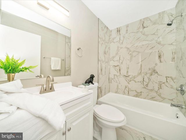 18 VILLA CAPRI CIR, Baltimore, MD 21221