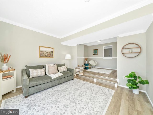 18 VILLA CAPRI CIR, Baltimore, MD 21221