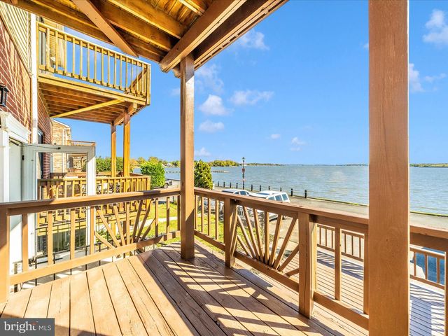 18 VILLA CAPRI CIR, Baltimore, MD 21221