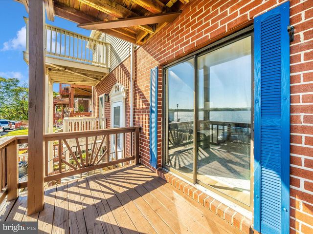 18 VILLA CAPRI CIR, Baltimore, MD 21221