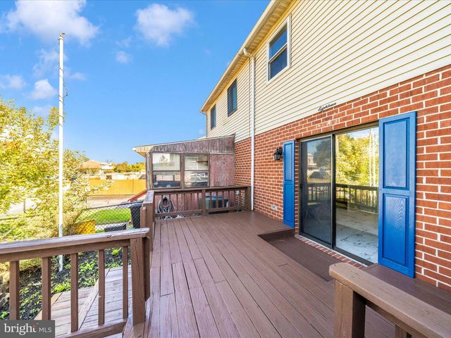 18 VILLA CAPRI CIR, Baltimore, MD 21221