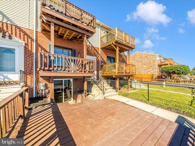 18 VILLA CAPRI CIR, Baltimore, MD 21221