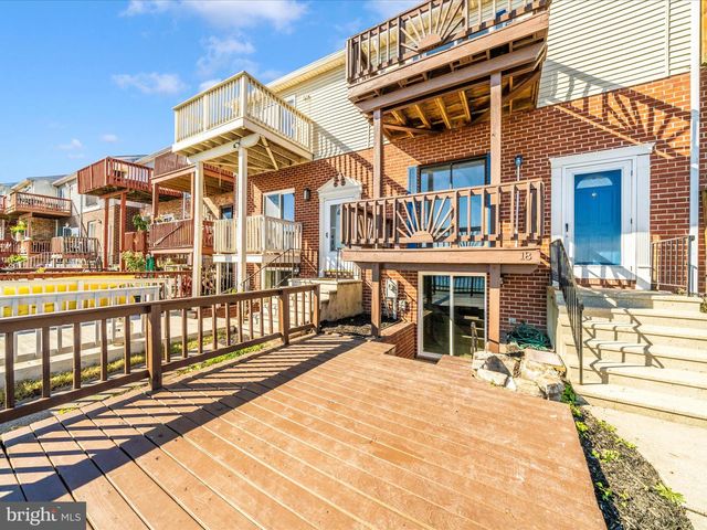 18 VILLA CAPRI CIR, Baltimore, MD 21221