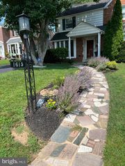 1615 EARLINGTON RD, Havertown, PA 19083