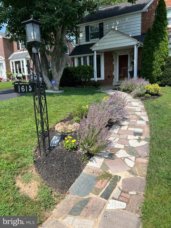 1615 EARLINGTON RD, Havertown, PA 19083
