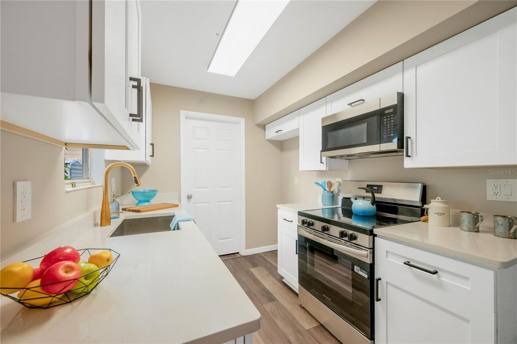 Image 8 of property listing at 2503 ELM STREET, Seffner, FL 33584