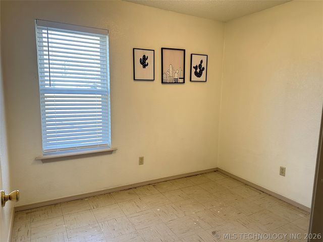 507 S 2nd Street, Morris, OK 74445