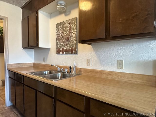 507 S 2nd Street, Morris, OK 74445