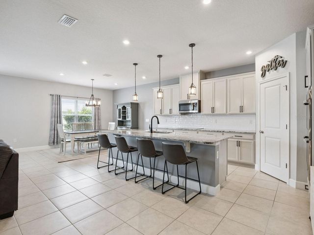 137 LAVENNA AVENUE, St Cloud, FL 34771