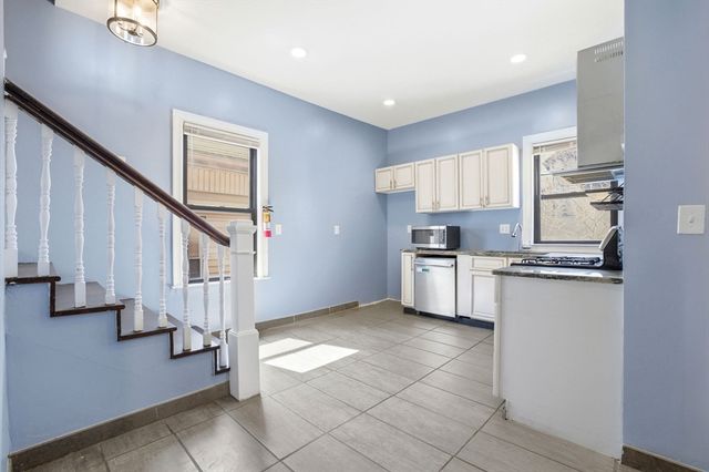 3 Laurel St, Boston, MA 02119