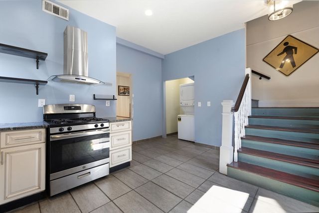 3 Laurel St, Boston, MA 02119