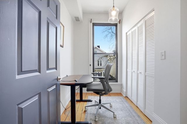 3 Laurel St, Boston, MA 02119