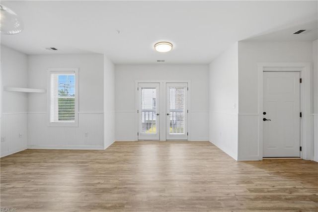 7922 Shore Dr Apt 219, Norfolk, VA 23518