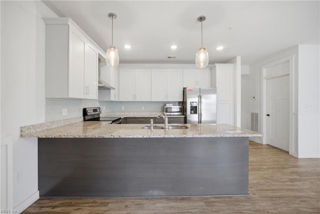 7922 Shore Dr Apt 219, Norfolk, VA 23518