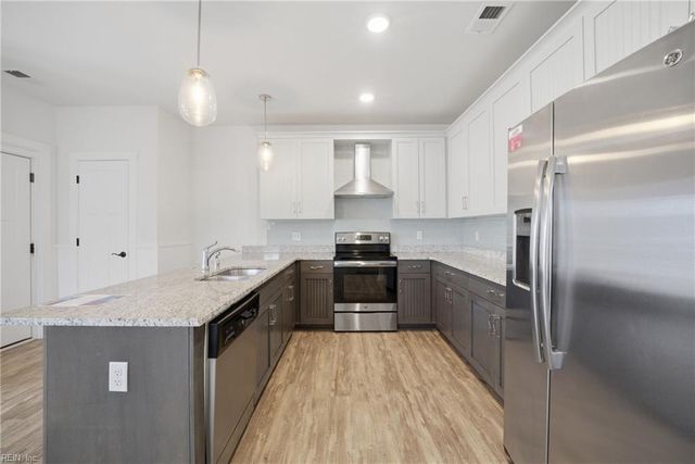 7922 Shore Dr Apt 219, Norfolk, VA 23518