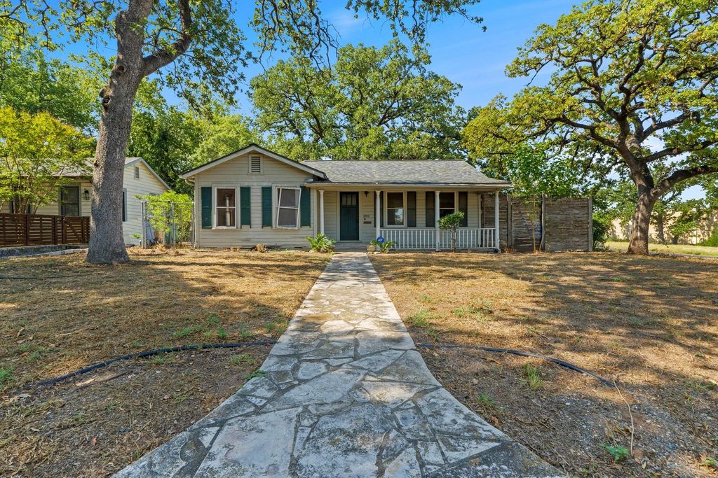 1811 Palma PLZ, Austin, TX 78703