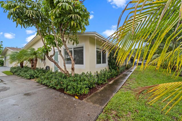 1007 NE 9th Court, Pompano Beach, FL 33060